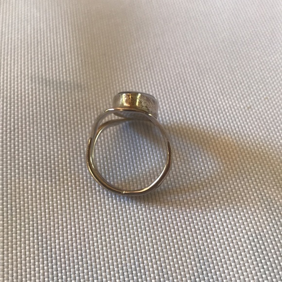 Black onyx and silver ring - Picture 2 of 7